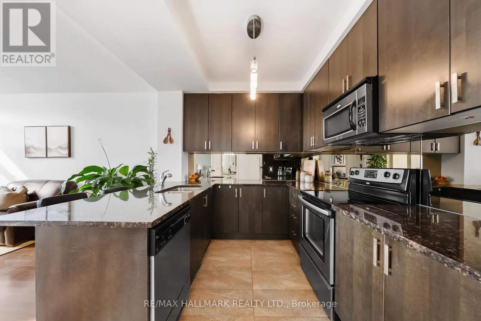1609 - 9235 JANE STREET