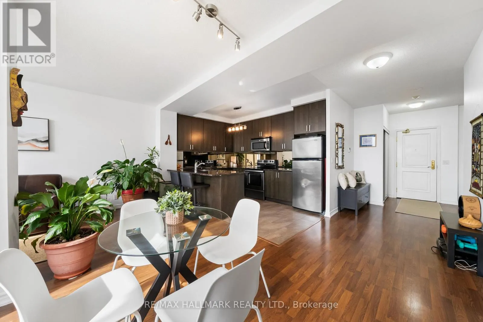 1609 - 9235 JANE STREET