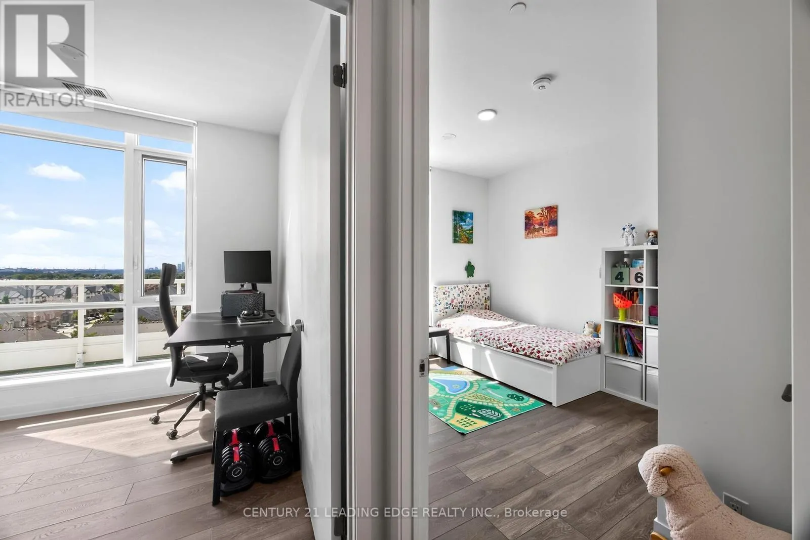 1010 - 8 BEVERLEY GLEN BOULEVARD