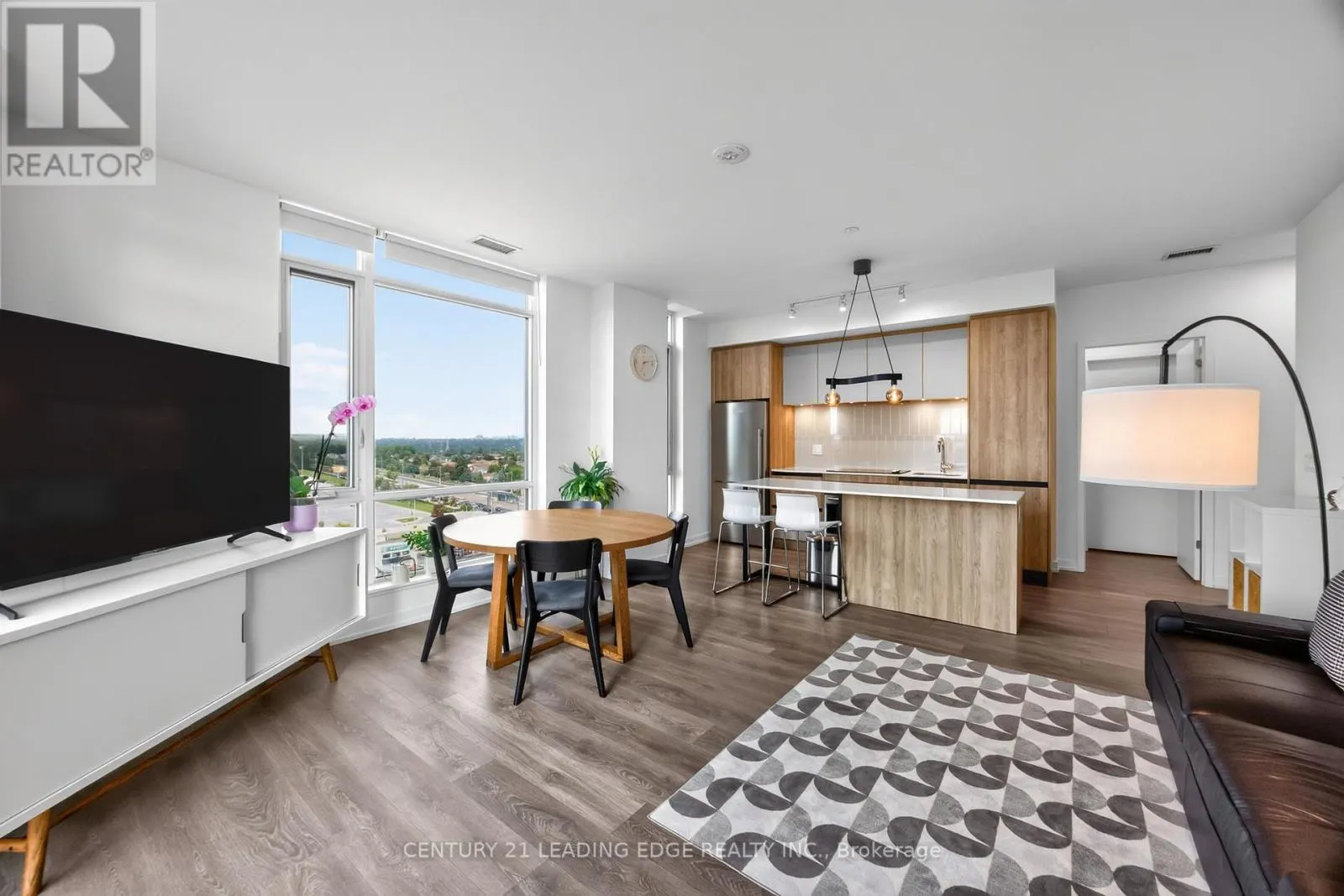 1010 - 8 BEVERLEY GLEN BOULEVARD