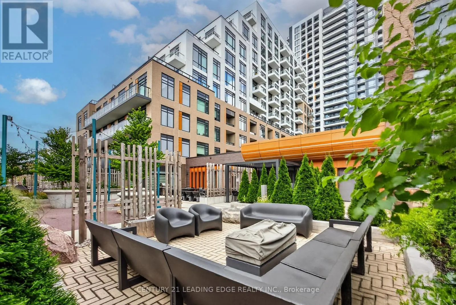 1010 - 8 BEVERLEY GLEN BOULEVARD