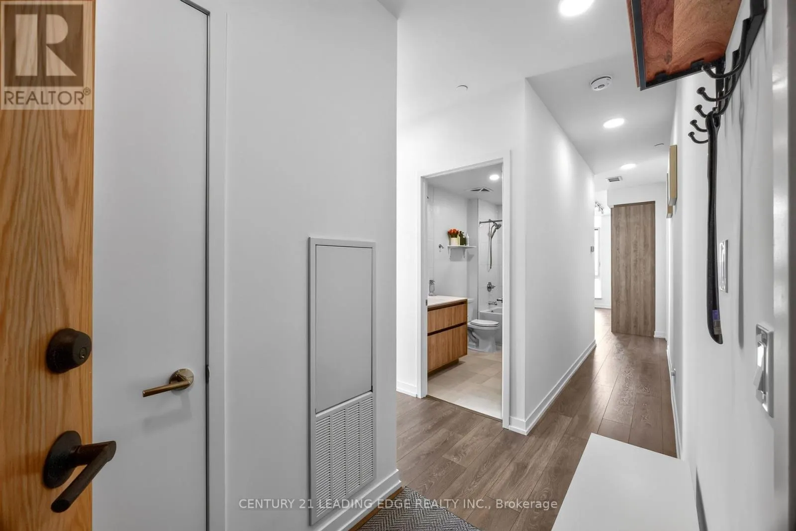 1010 - 8 BEVERLEY GLEN BOULEVARD