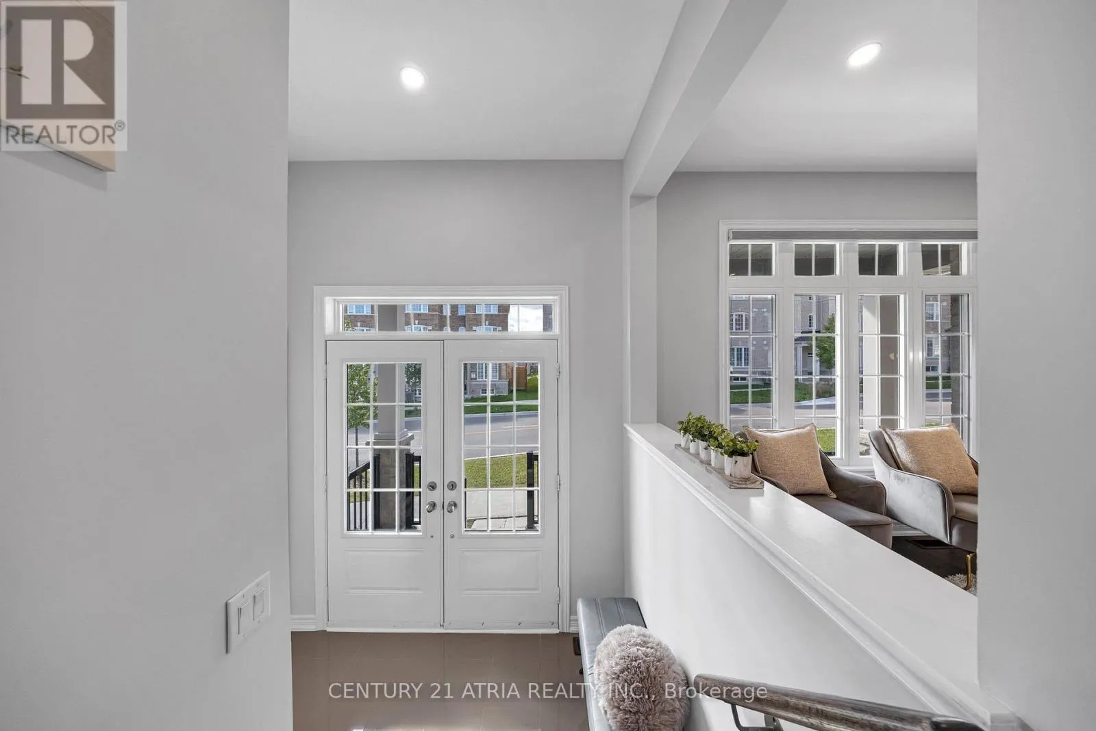 548 WHITE'S HILL AVENUE
