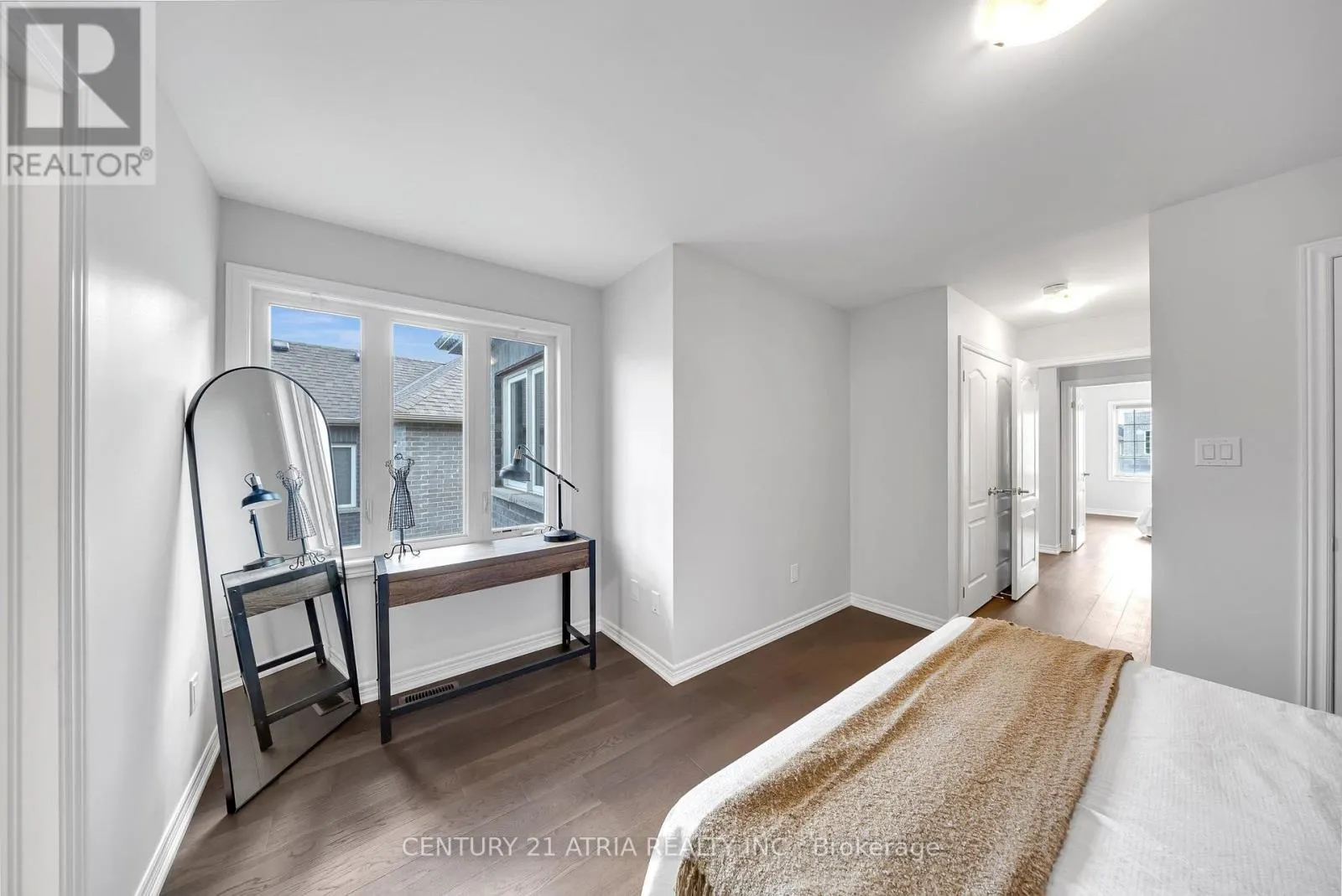 548 WHITE'S HILL AVENUE