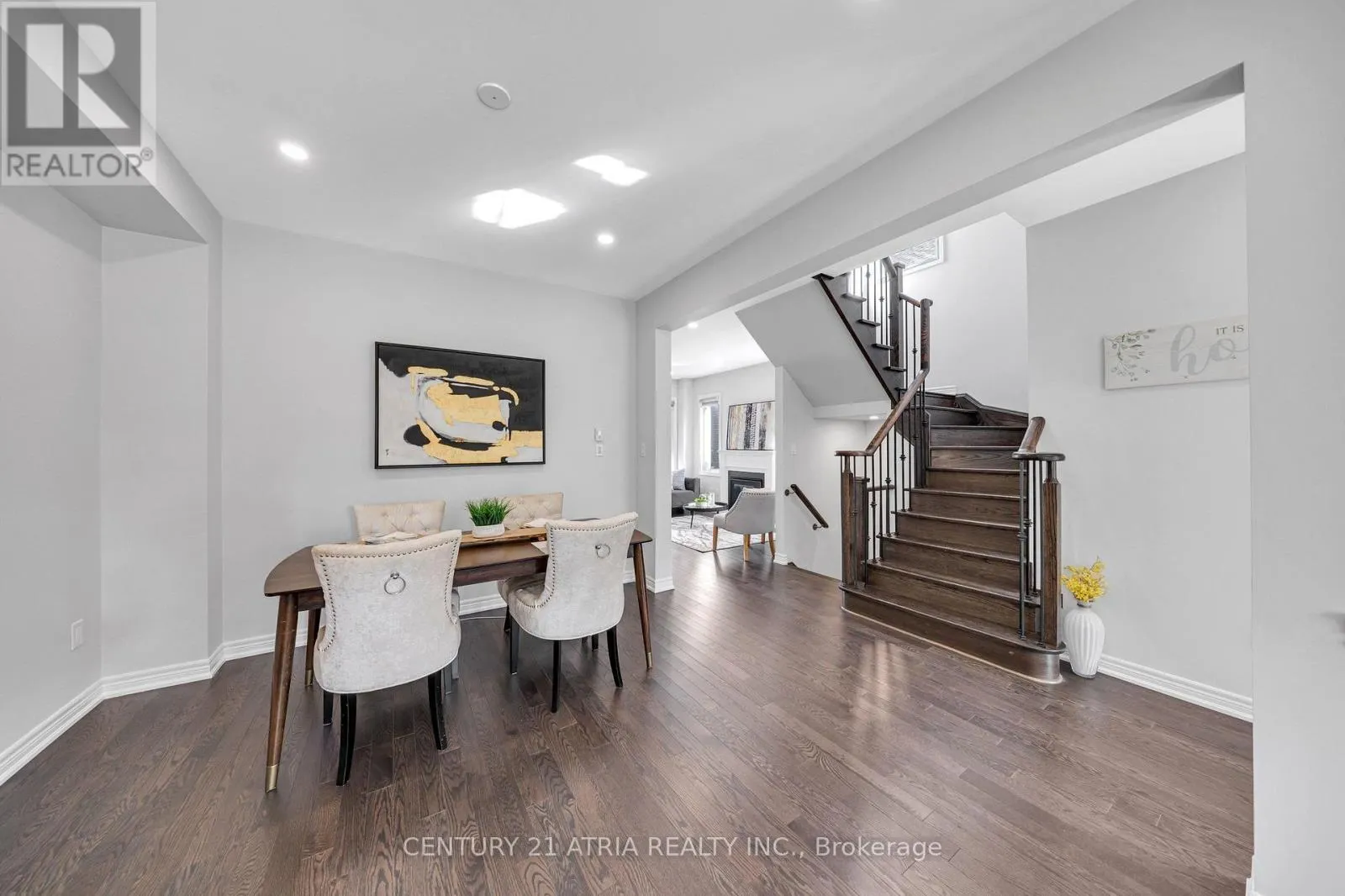 548 WHITE'S HILL AVENUE
