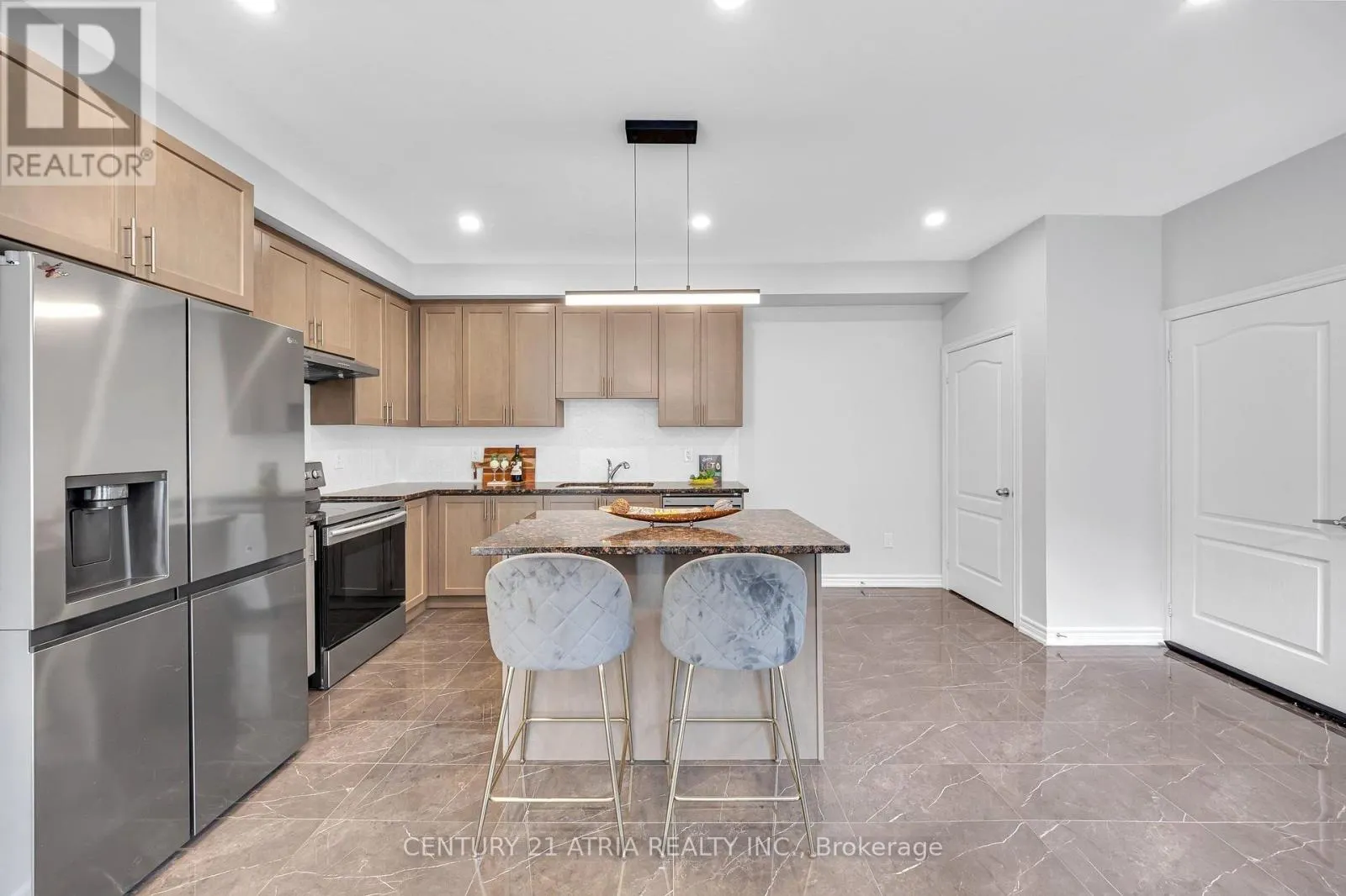 548 WHITE'S HILL AVENUE