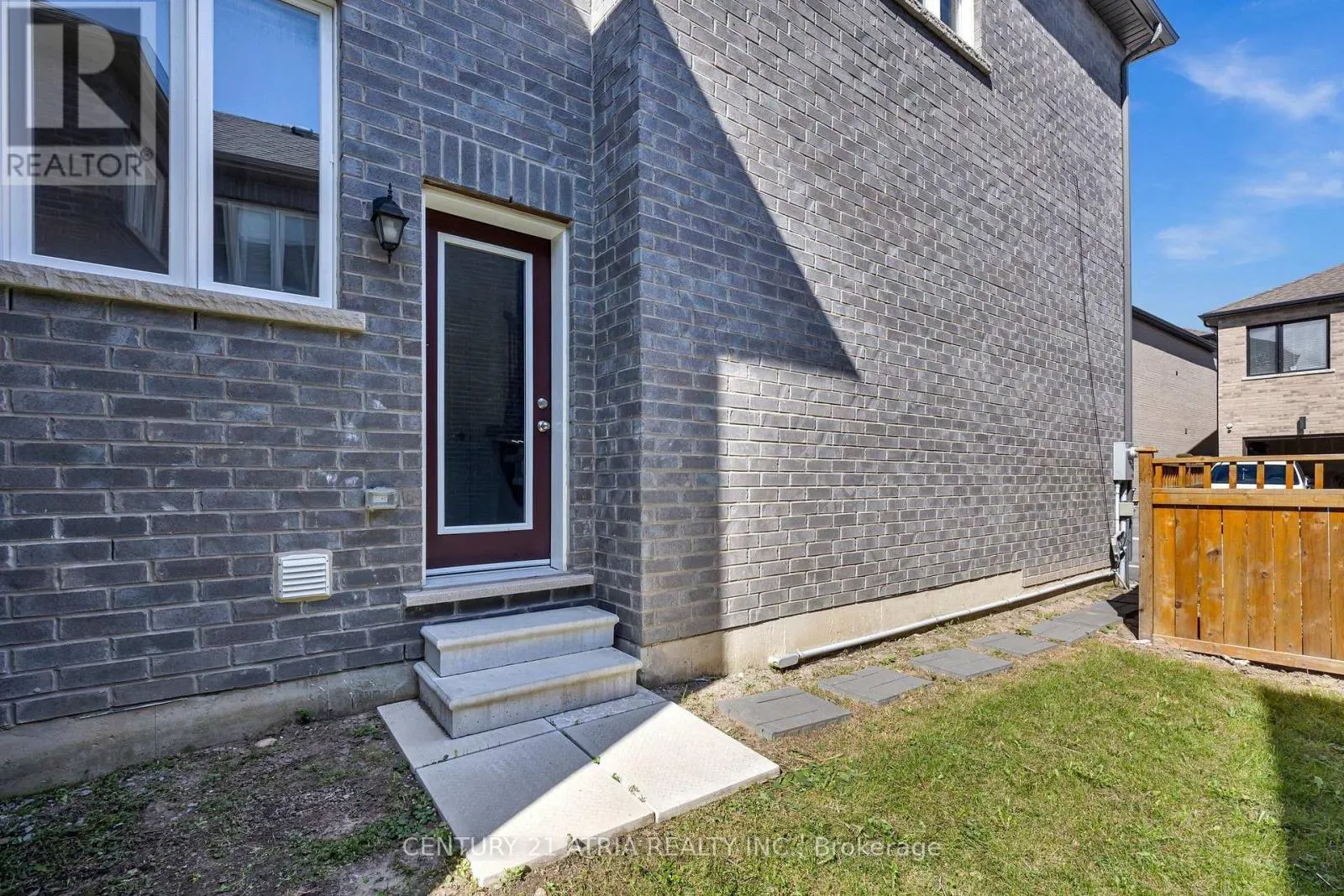 548 WHITE'S HILL AVENUE