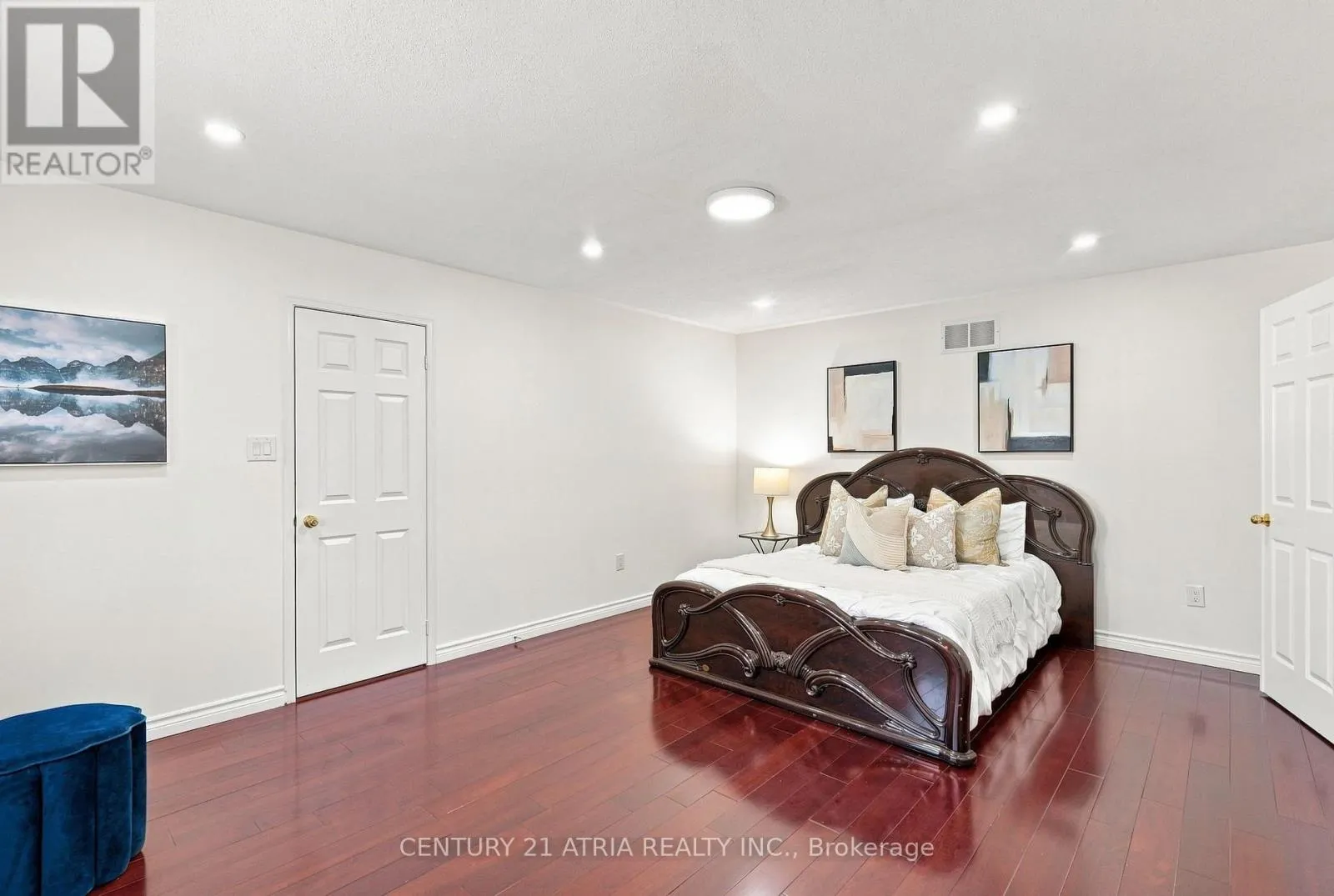 136 ROLLINGHILL ROAD
