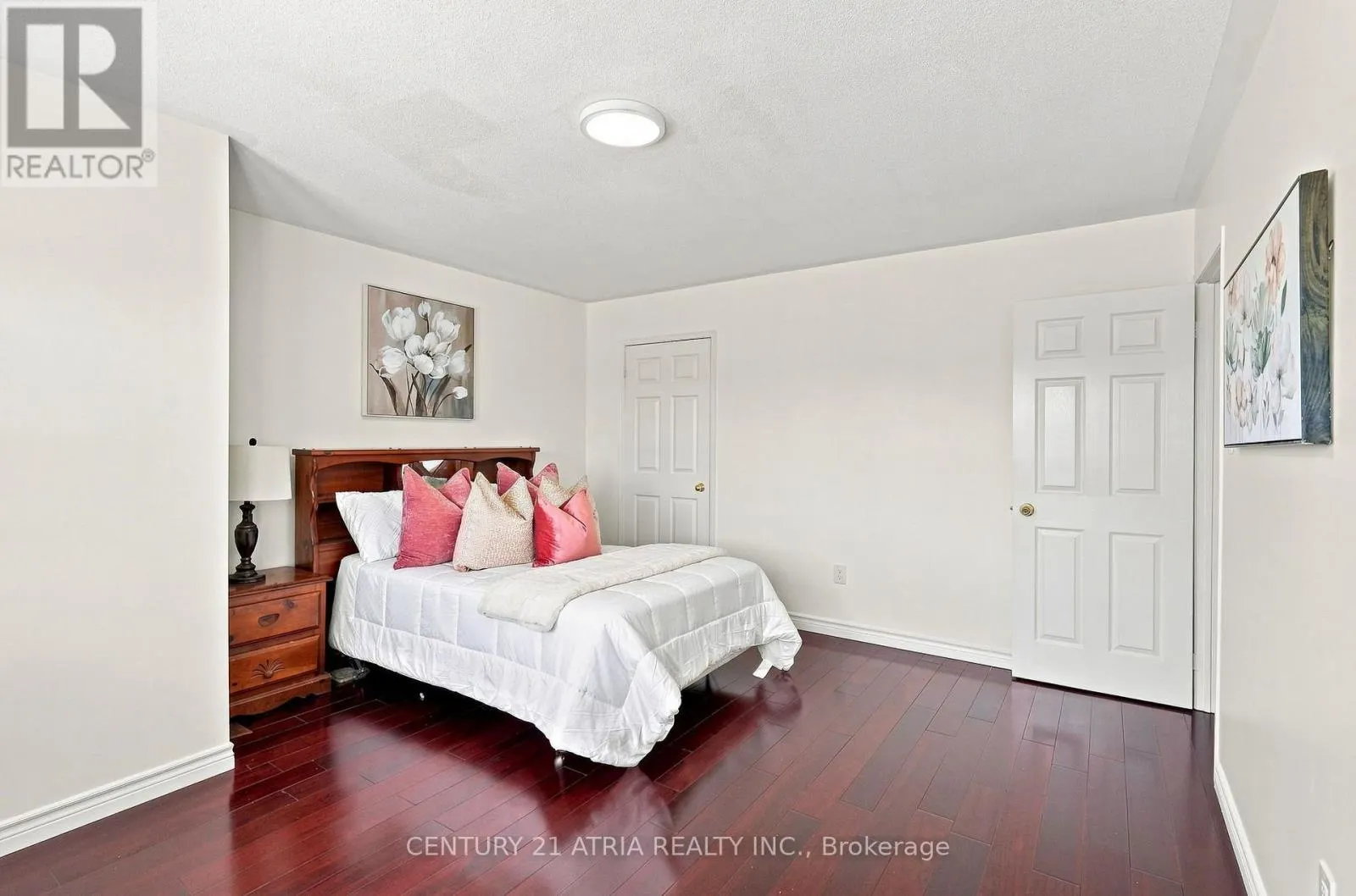 136 ROLLINGHILL ROAD