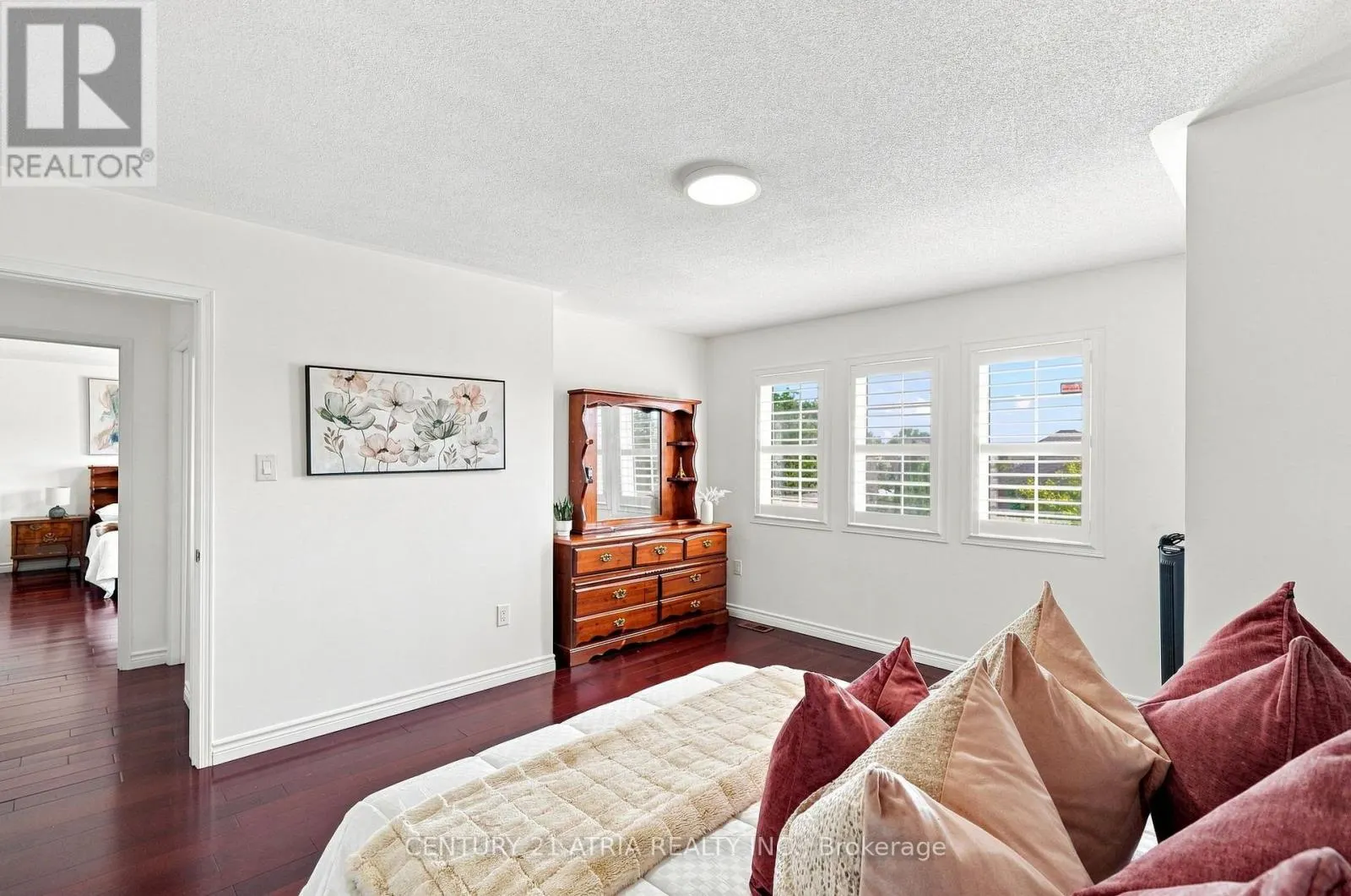 136 ROLLINGHILL ROAD