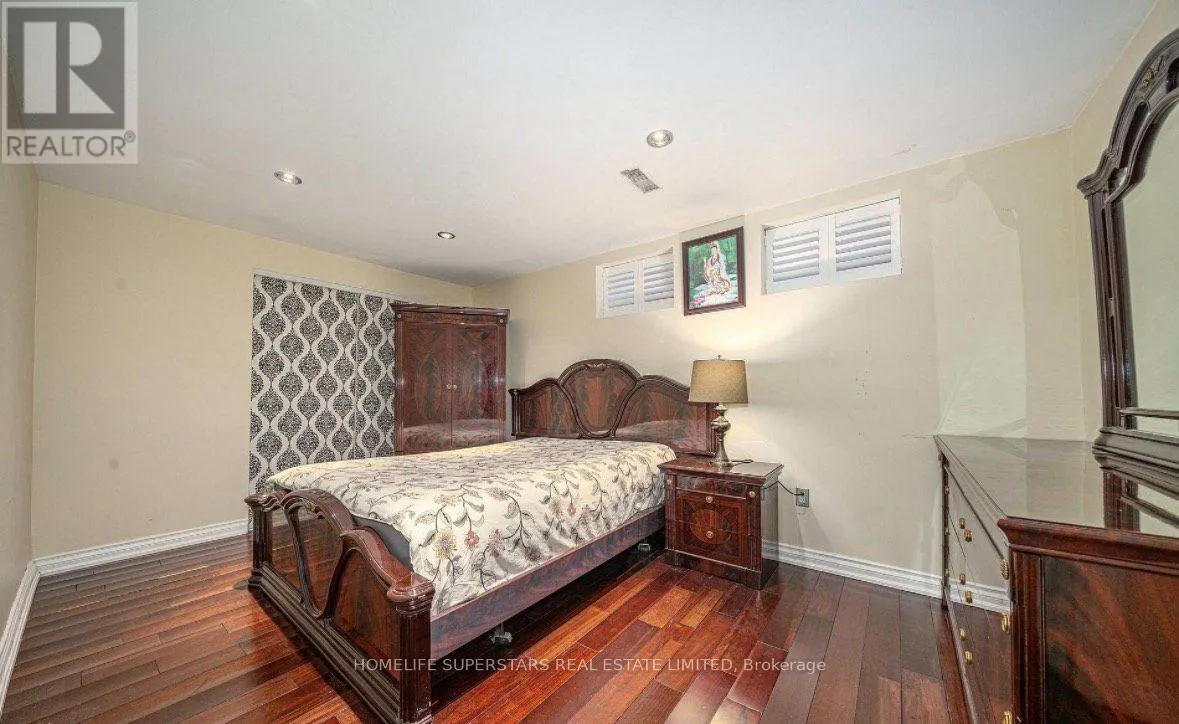 47 DAVOS ROAD W