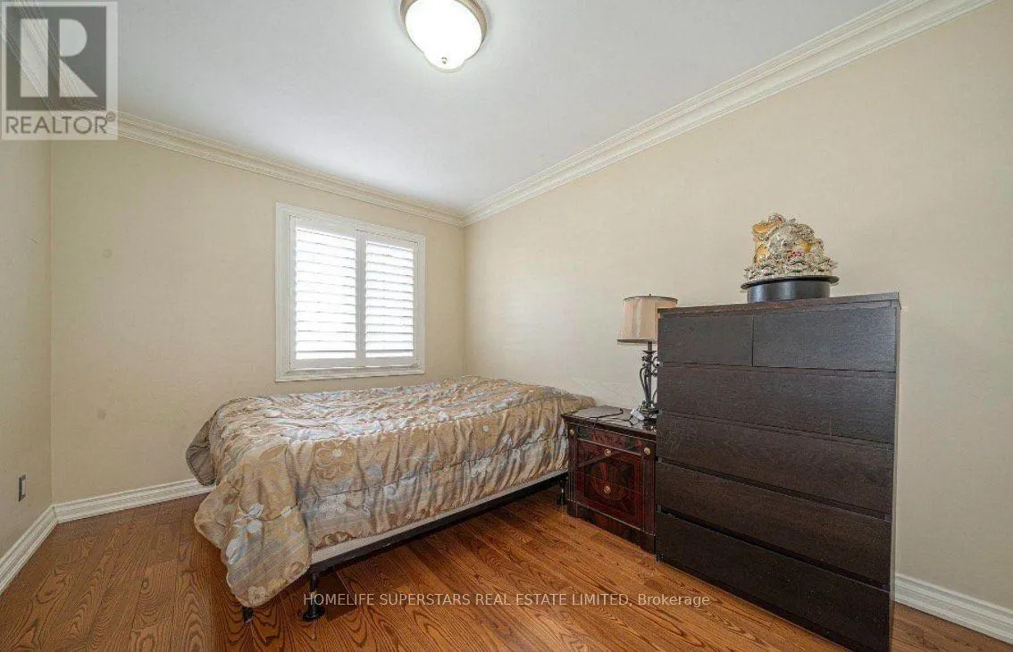 47 DAVOS ROAD W