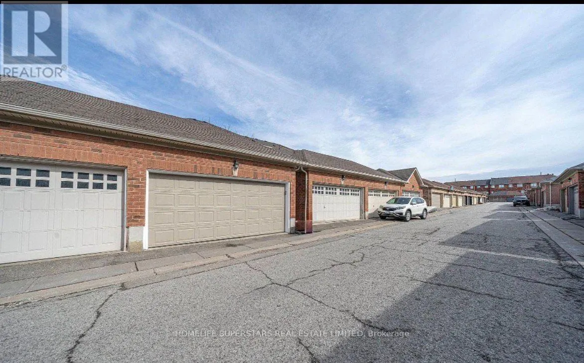 47 DAVOS ROAD W