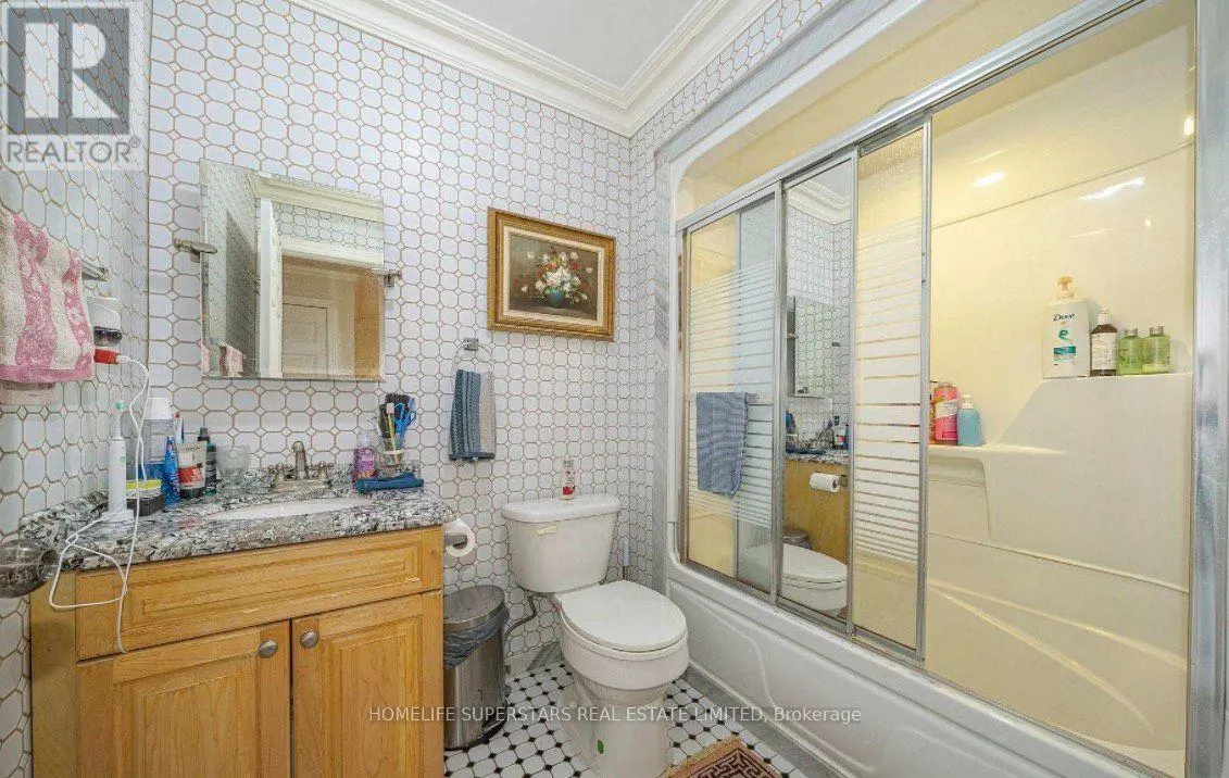 47 DAVOS ROAD W