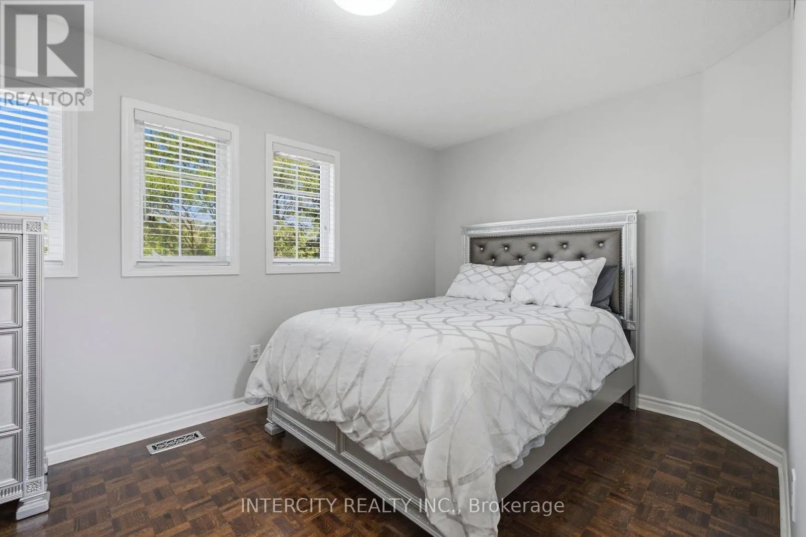 93 CHALONE CRESCENT