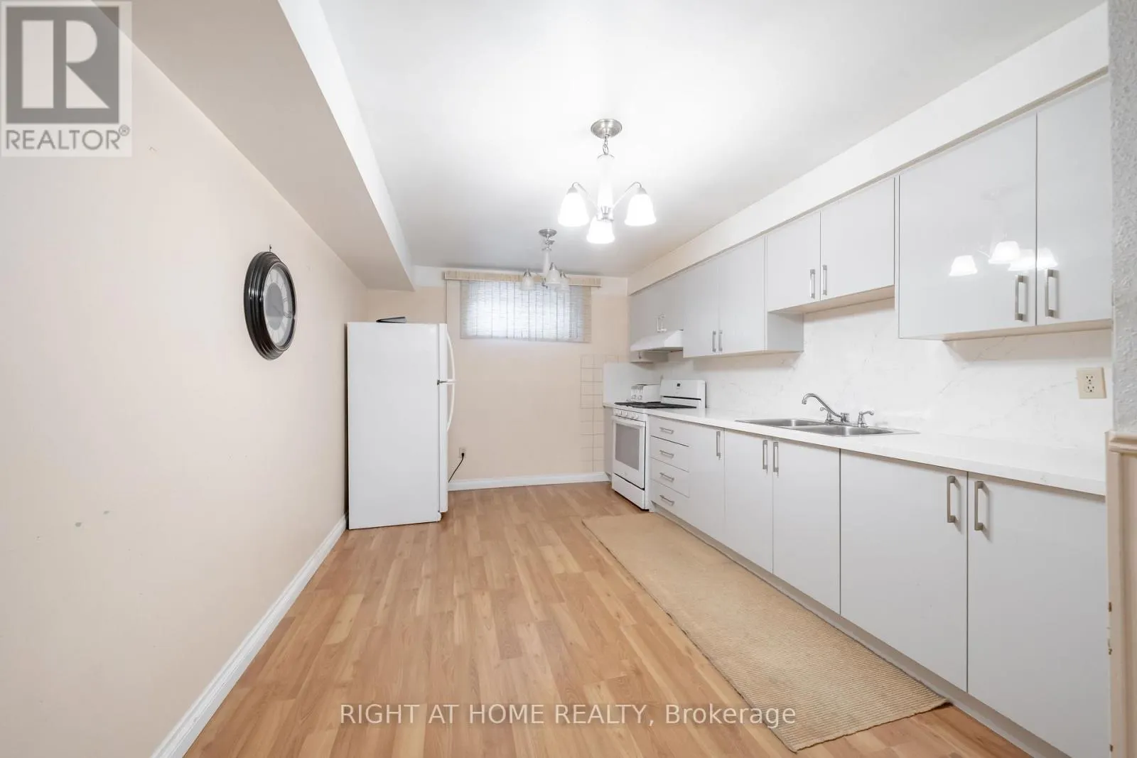 11 TIMBER LANE