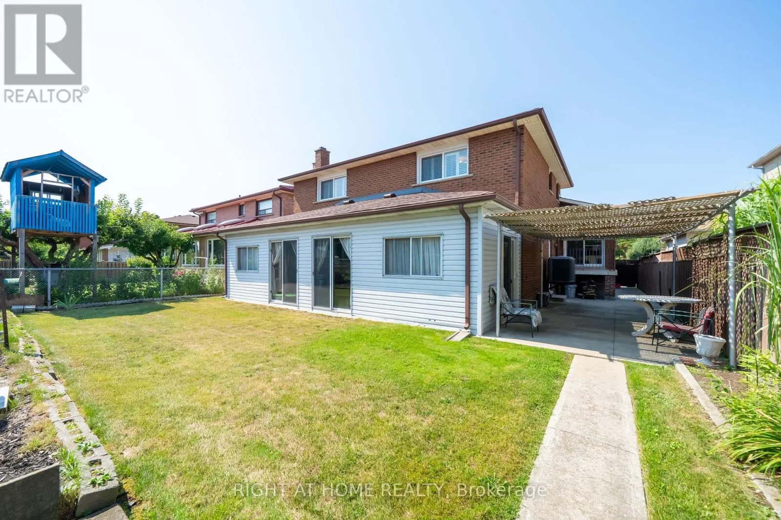 11 TIMBER LANE