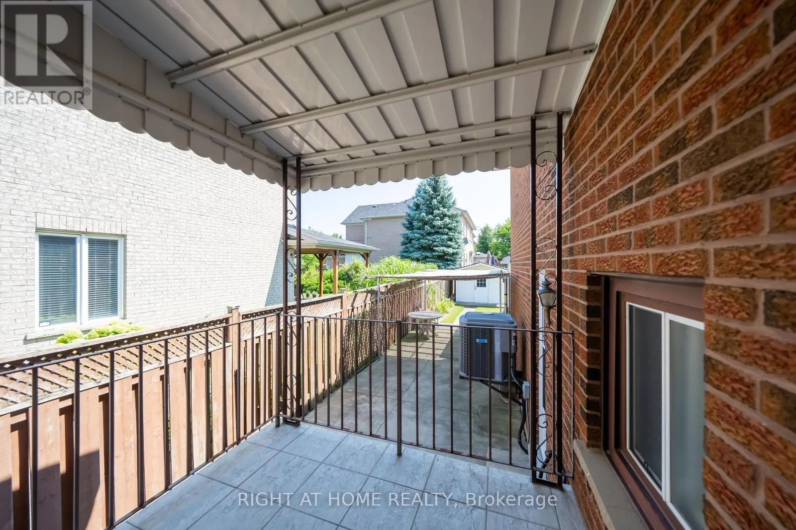 11 TIMBER LANE