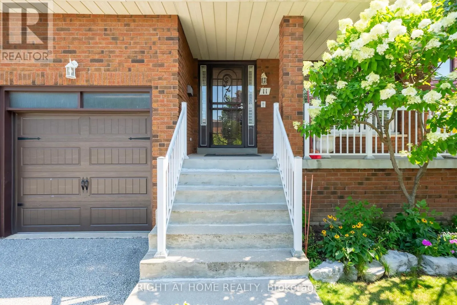 11 TIMBER LANE