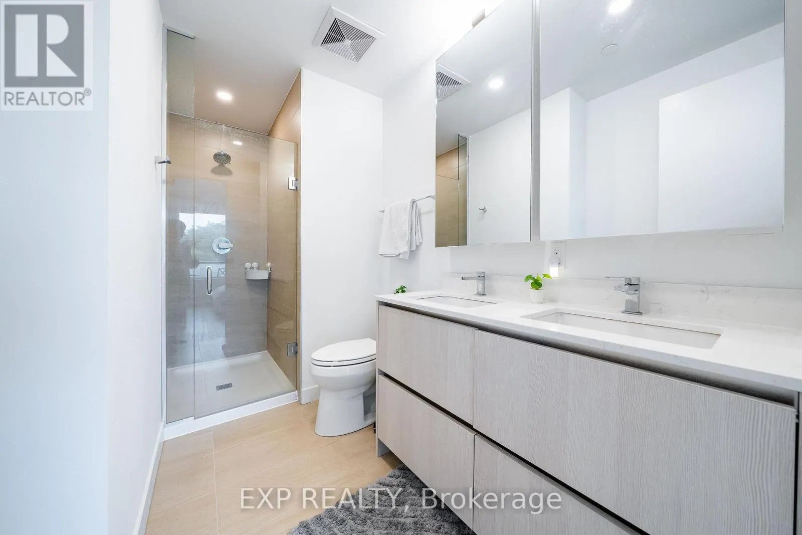 235 - 8188 YONGE STREET