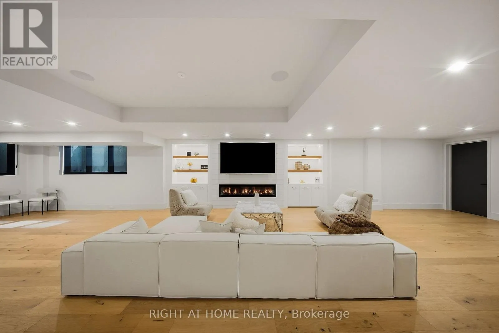 125 CLEARVIEW HEIGHTS
