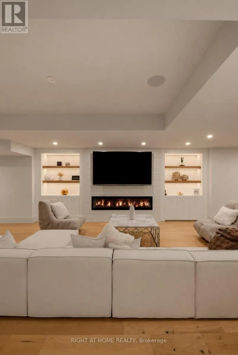 125 CLEARVIEW HEIGHTS