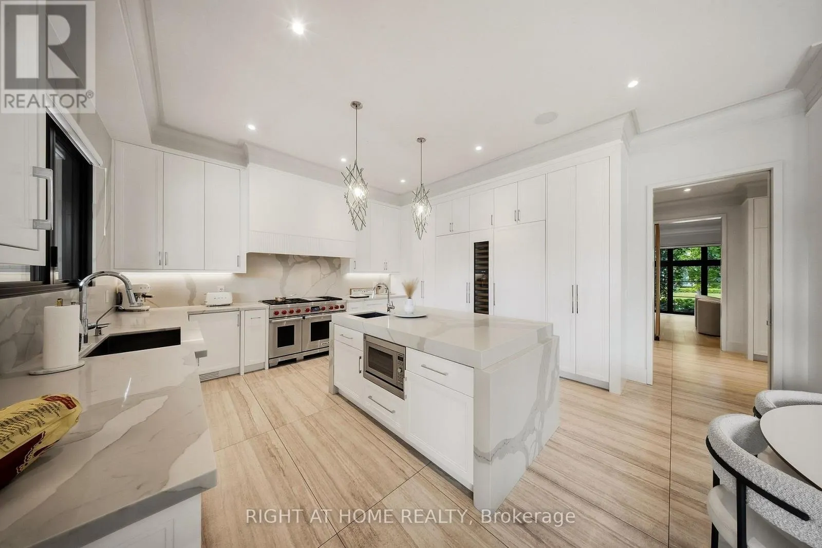 125 CLEARVIEW HEIGHTS