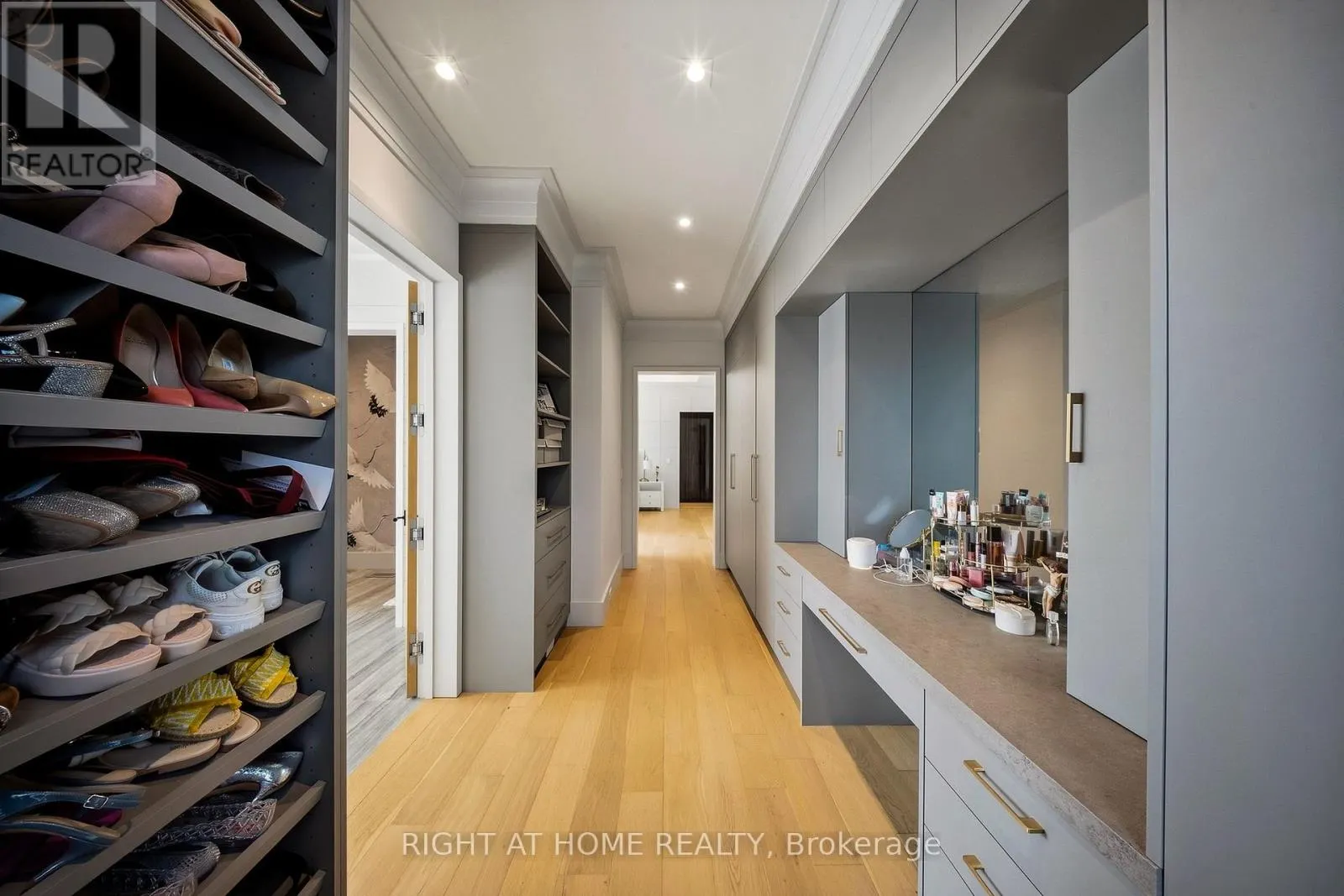 125 CLEARVIEW HEIGHTS