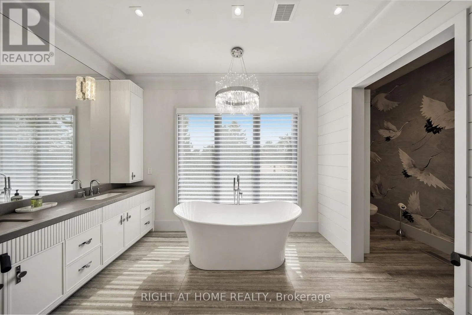 125 CLEARVIEW HEIGHTS