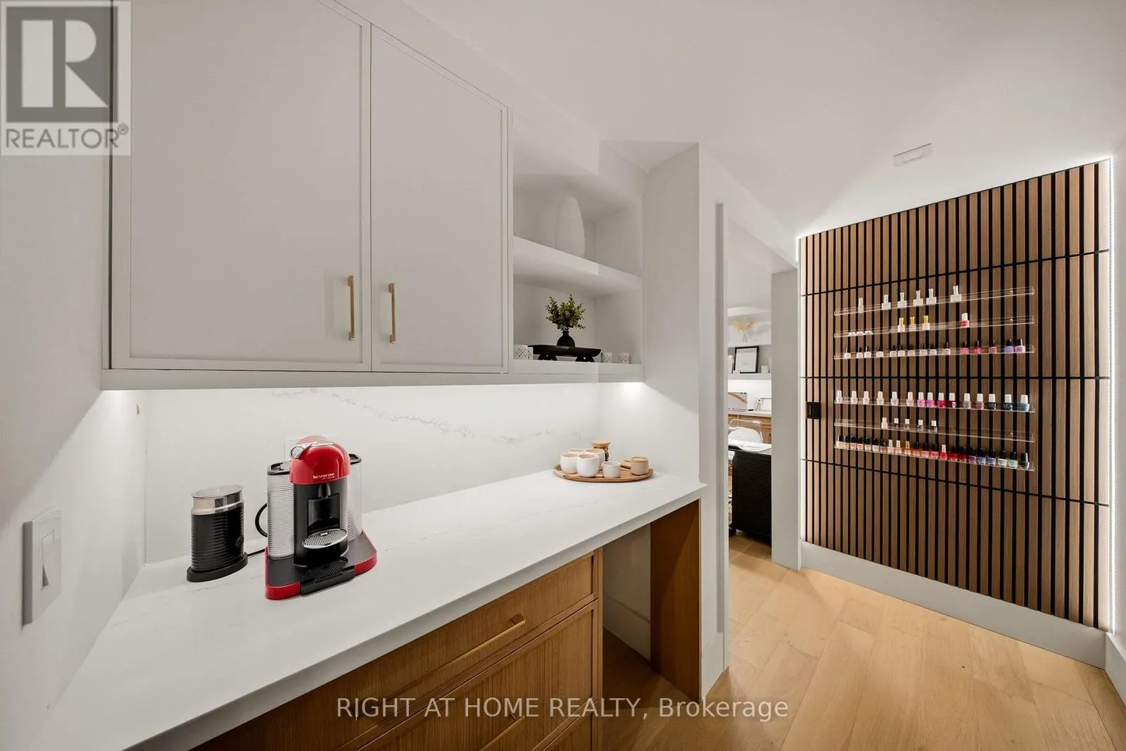 125 CLEARVIEW HEIGHTS