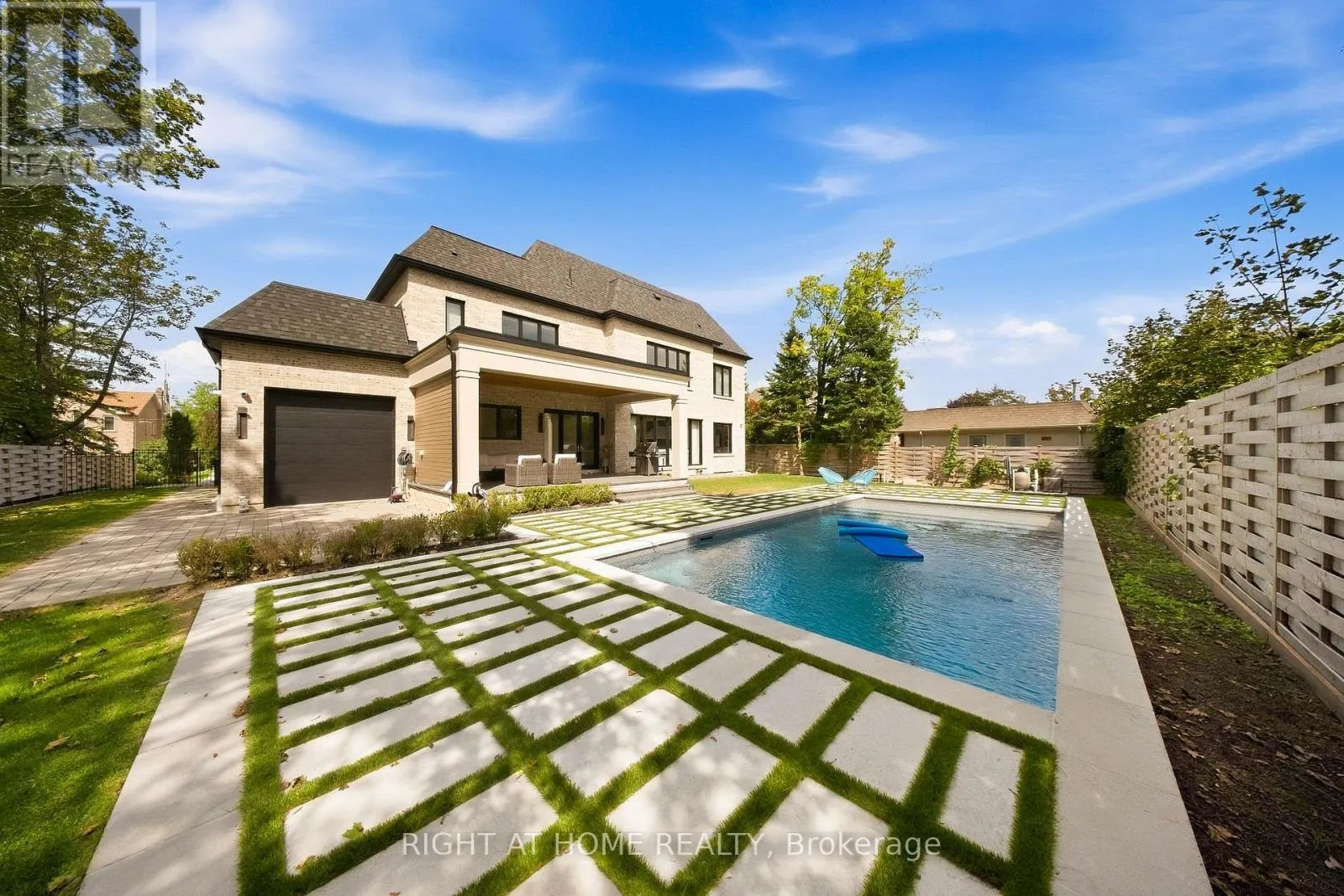 125 CLEARVIEW HEIGHTS