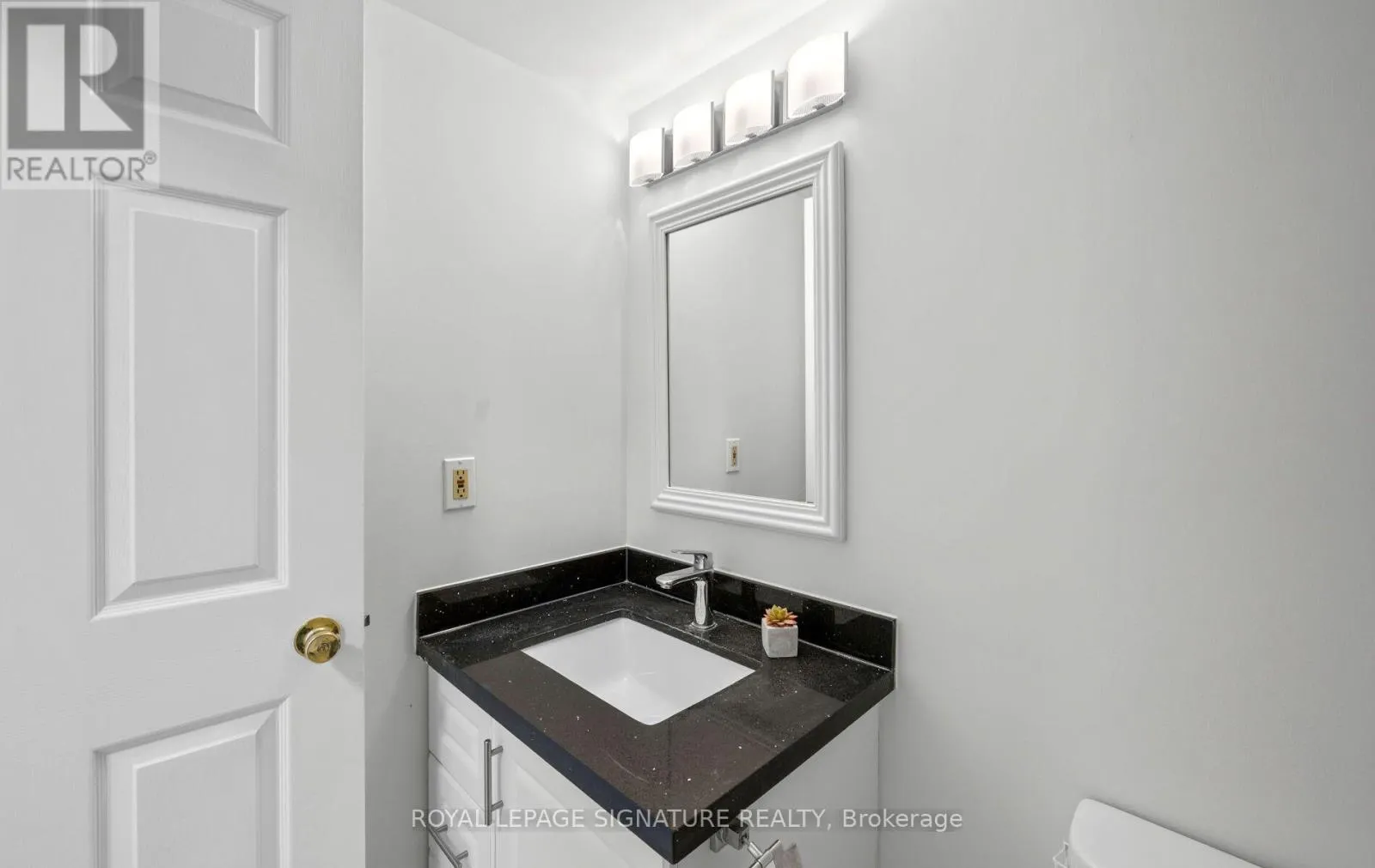202 - 175 CEDAR AVENUE