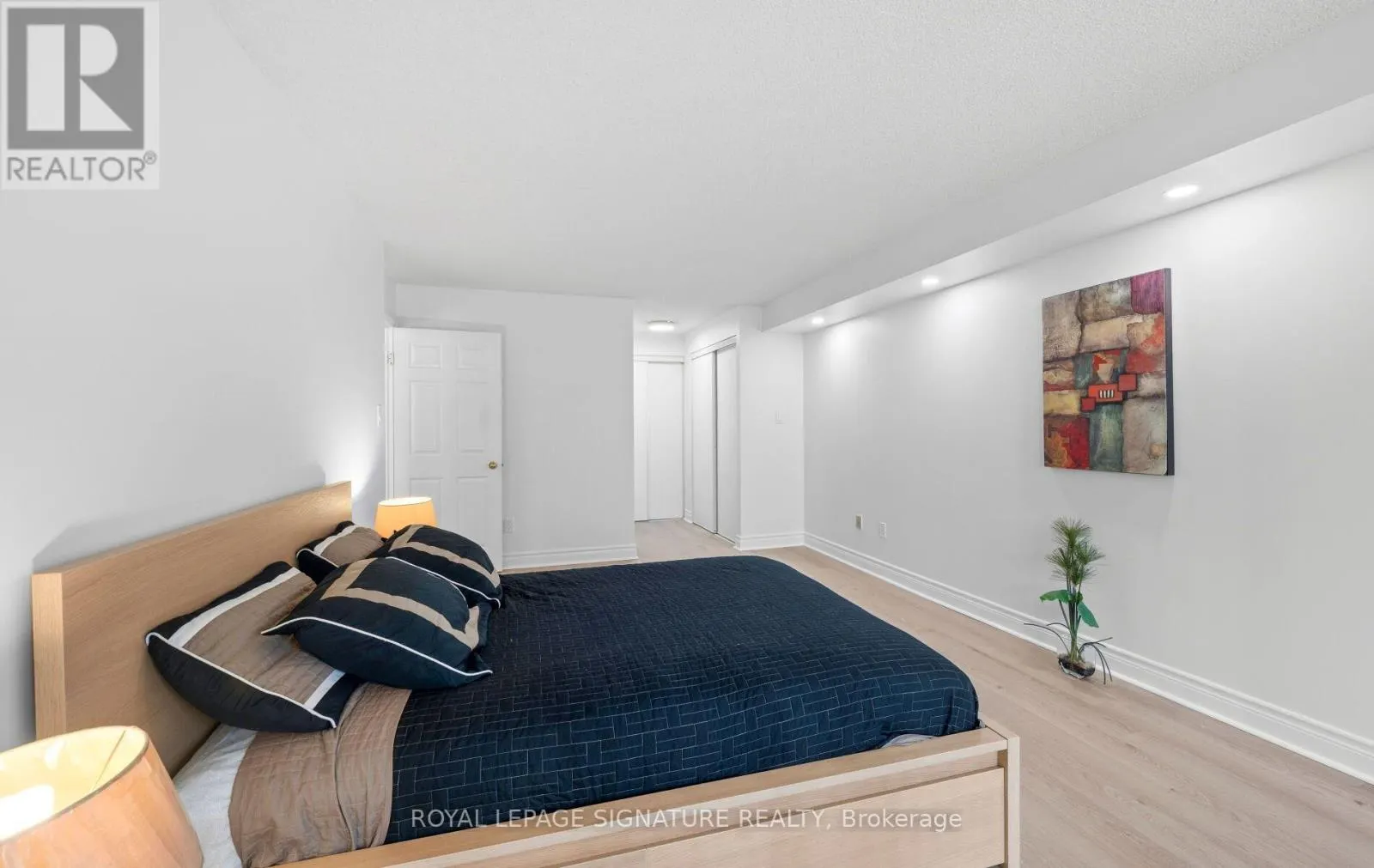 202 - 175 CEDAR AVENUE
