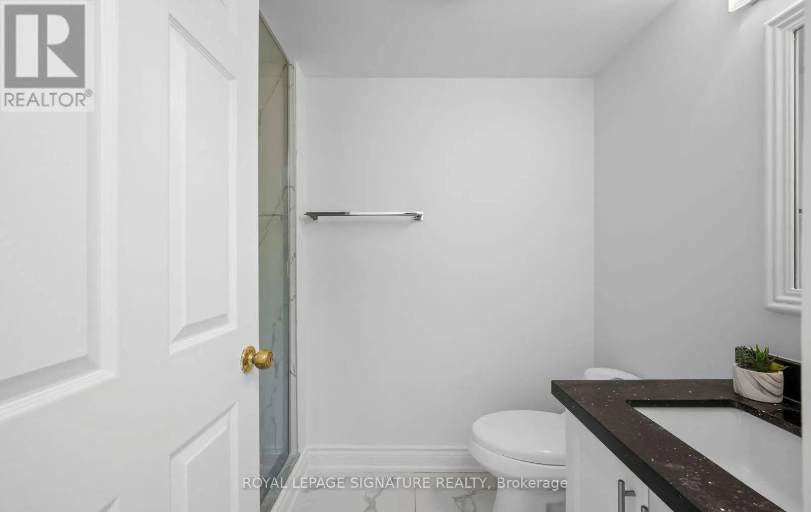 202 - 175 CEDAR AVENUE
