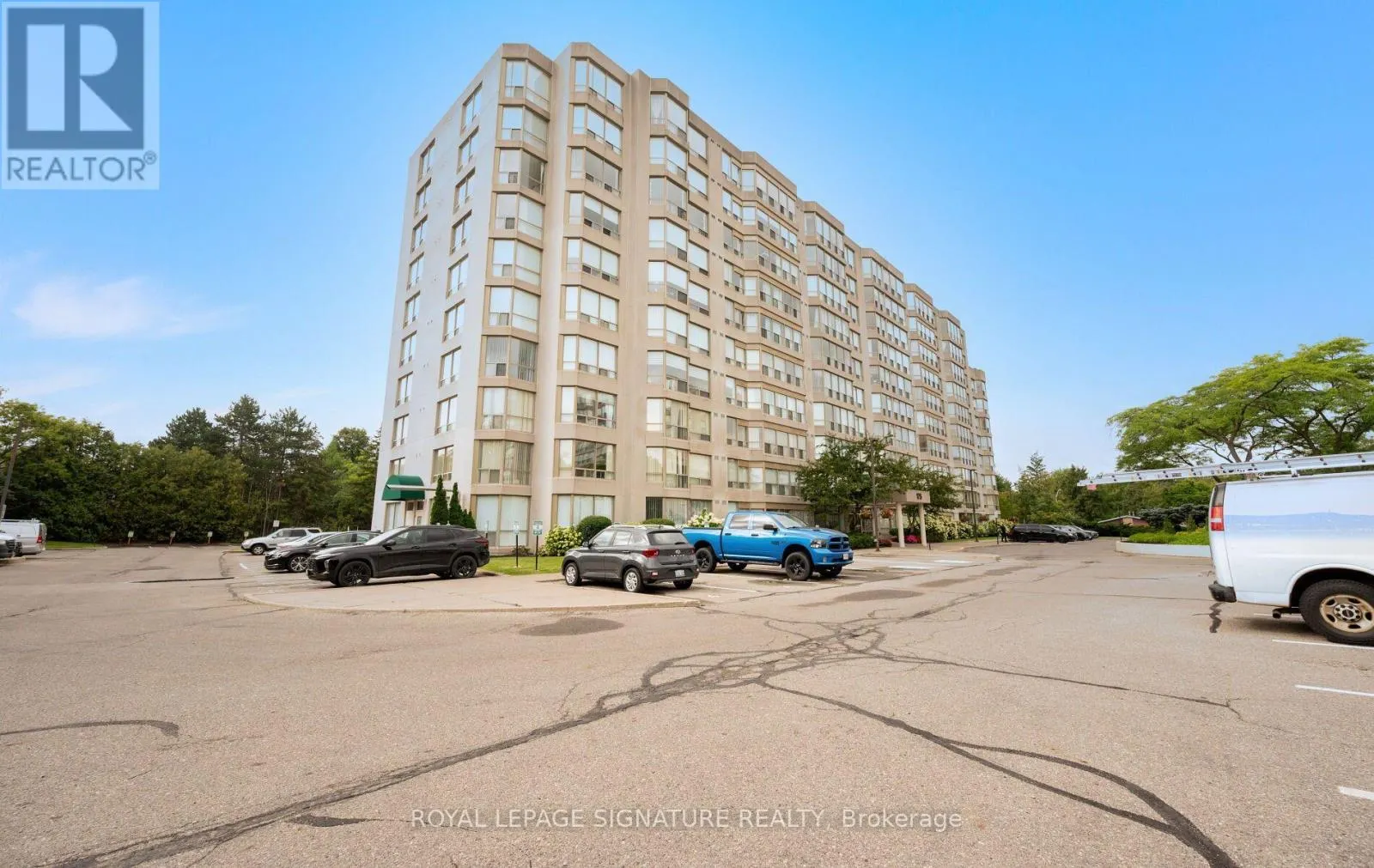 202 - 175 CEDAR AVENUE