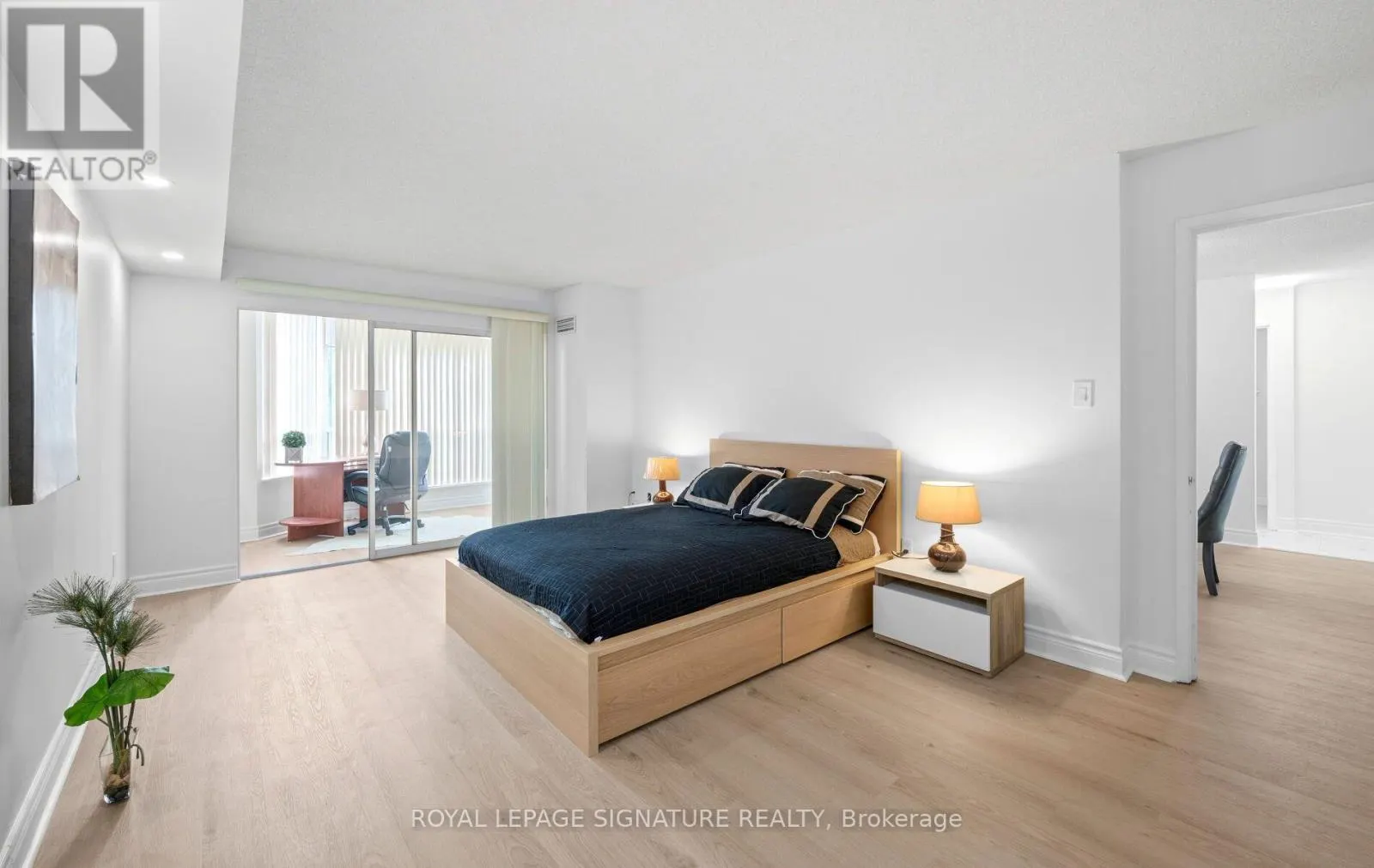 202 - 175 CEDAR AVENUE