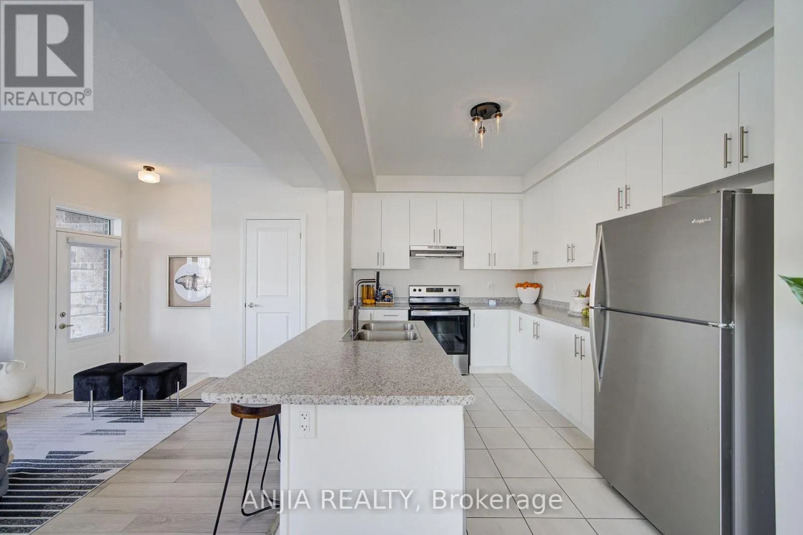 111 CARNEROS WAY