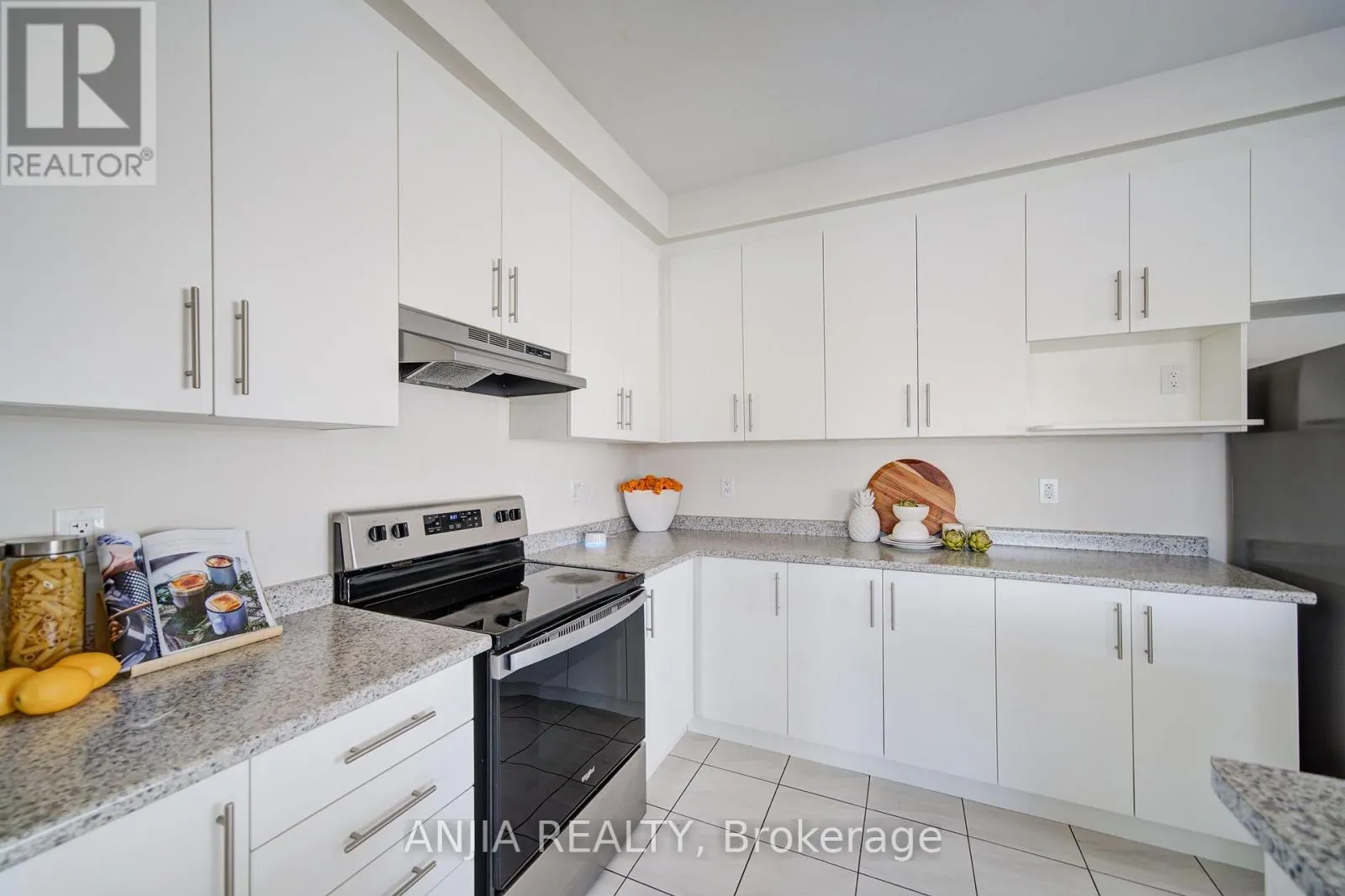 111 CARNEROS WAY