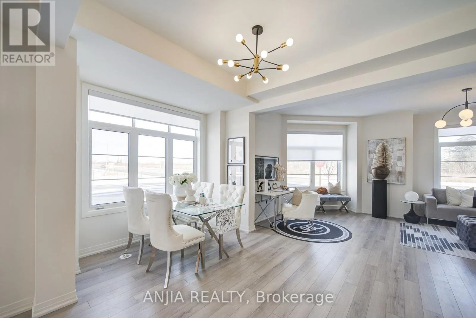 111 CARNEROS WAY