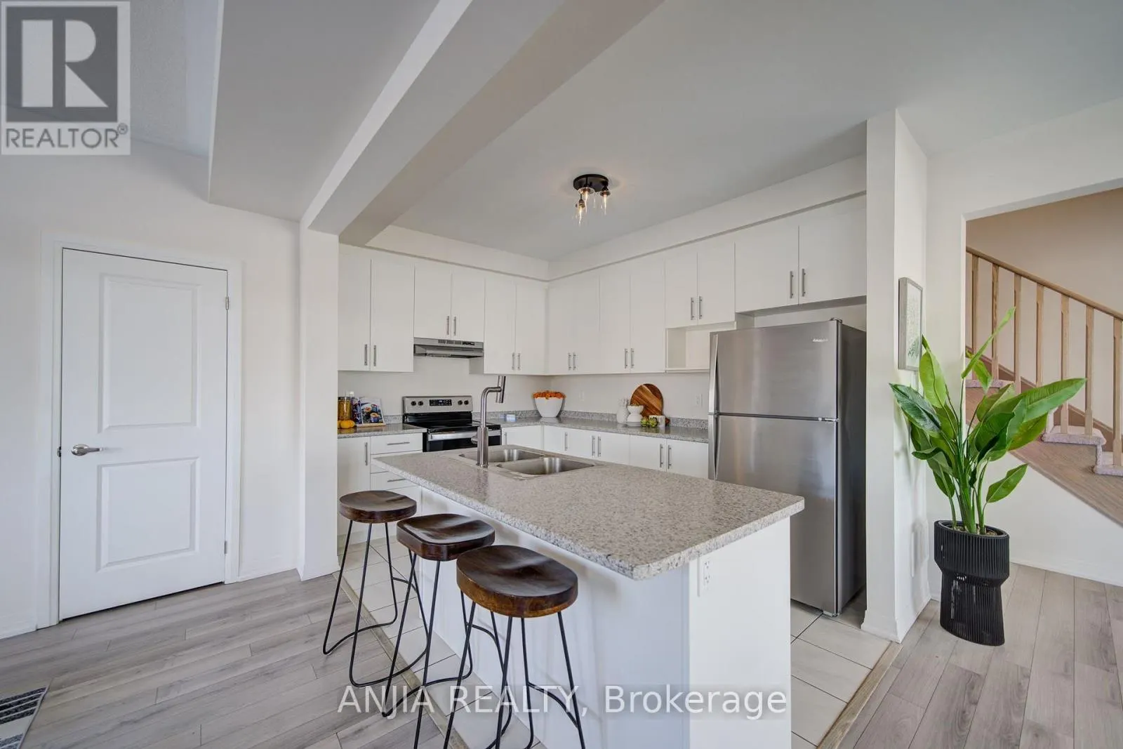 111 CARNEROS WAY