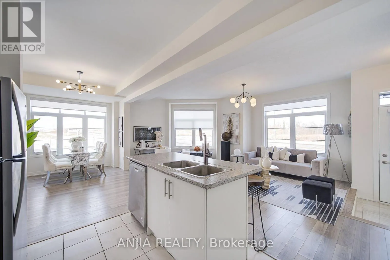 111 CARNEROS WAY