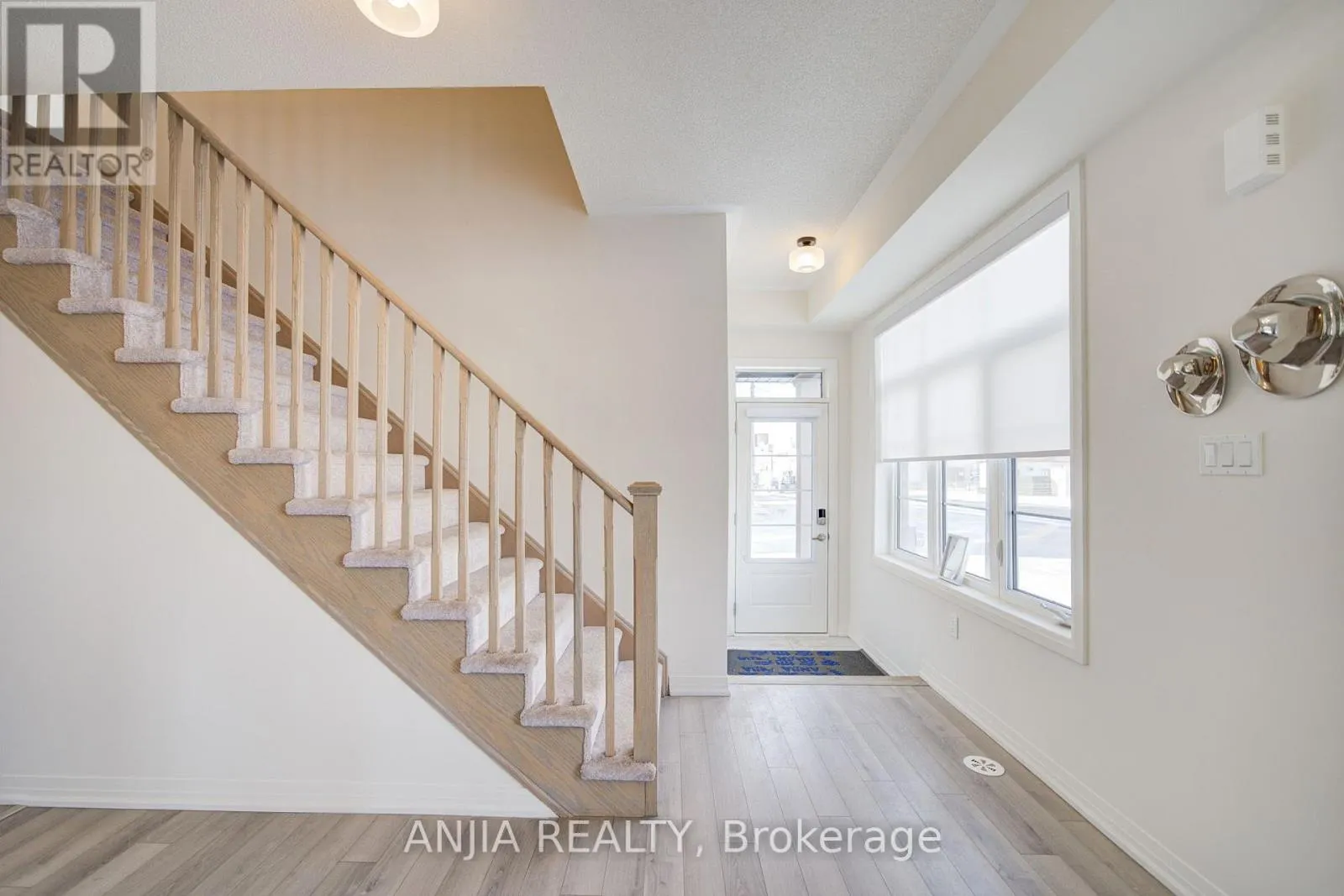 111 CARNEROS WAY