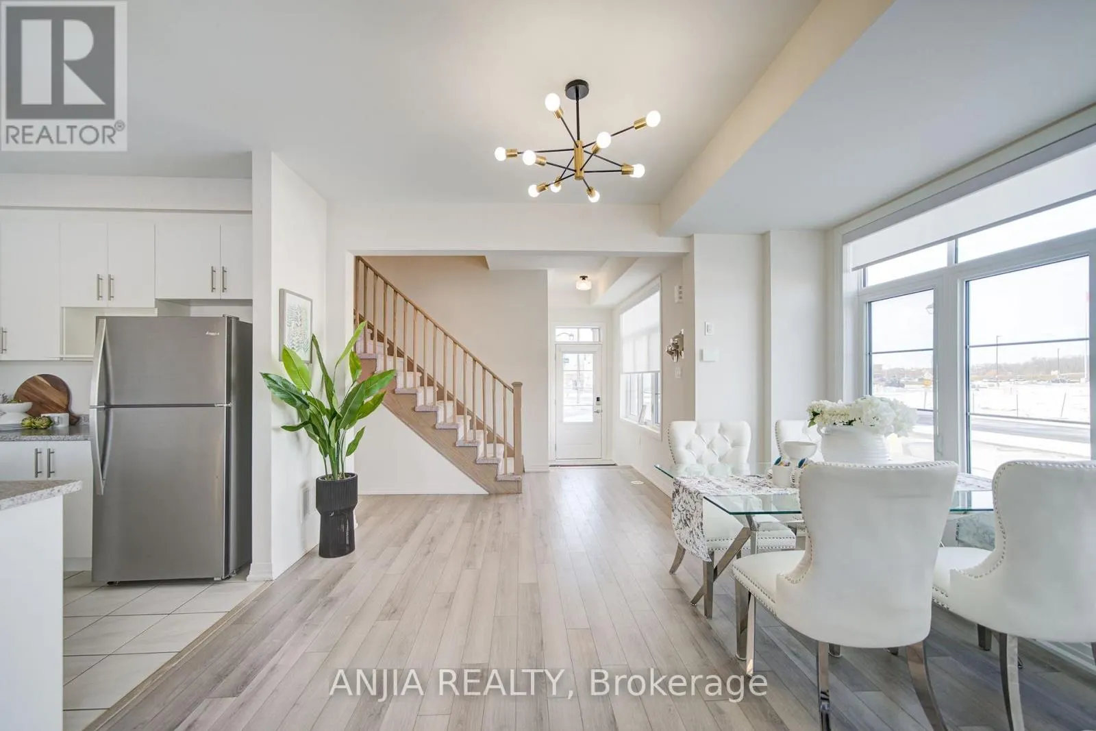 111 CARNEROS WAY