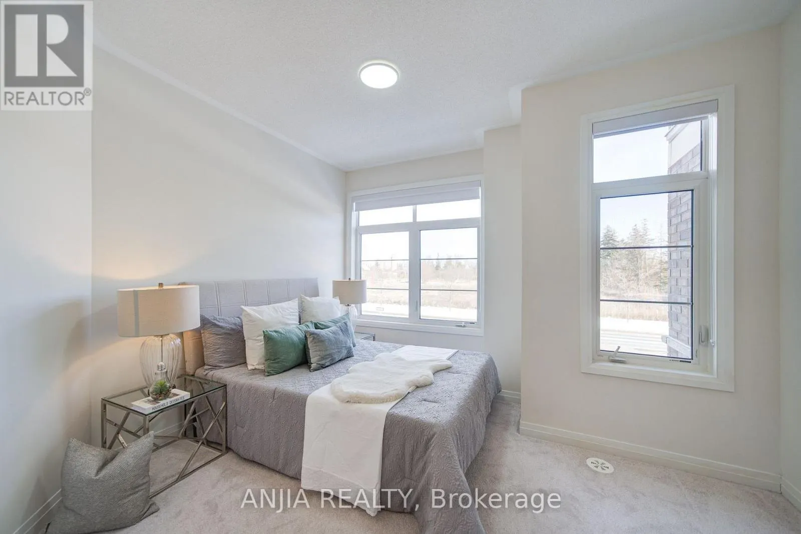 111 CARNEROS WAY
