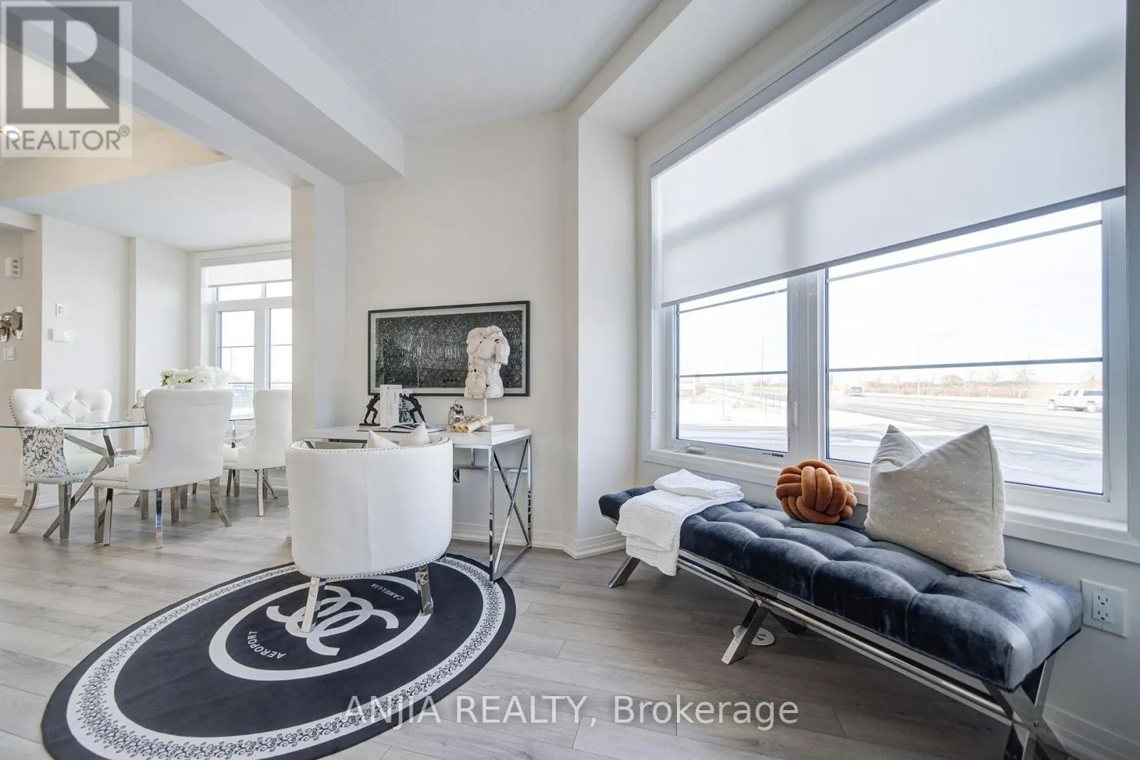 111 CARNEROS WAY