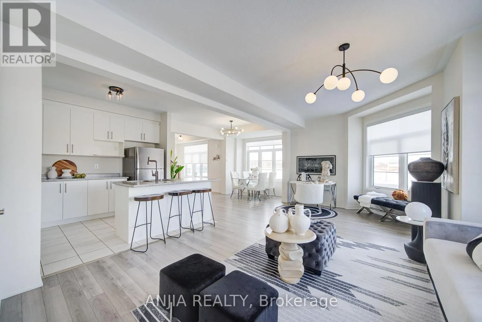 111 CARNEROS WAY