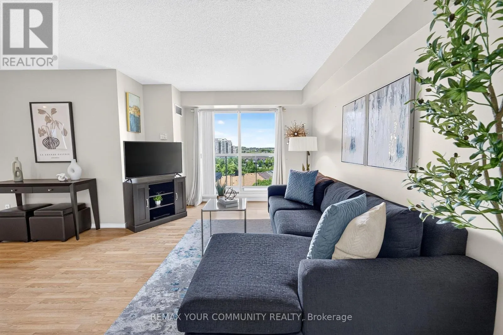 721 - 3 ELLESMERE STREET
