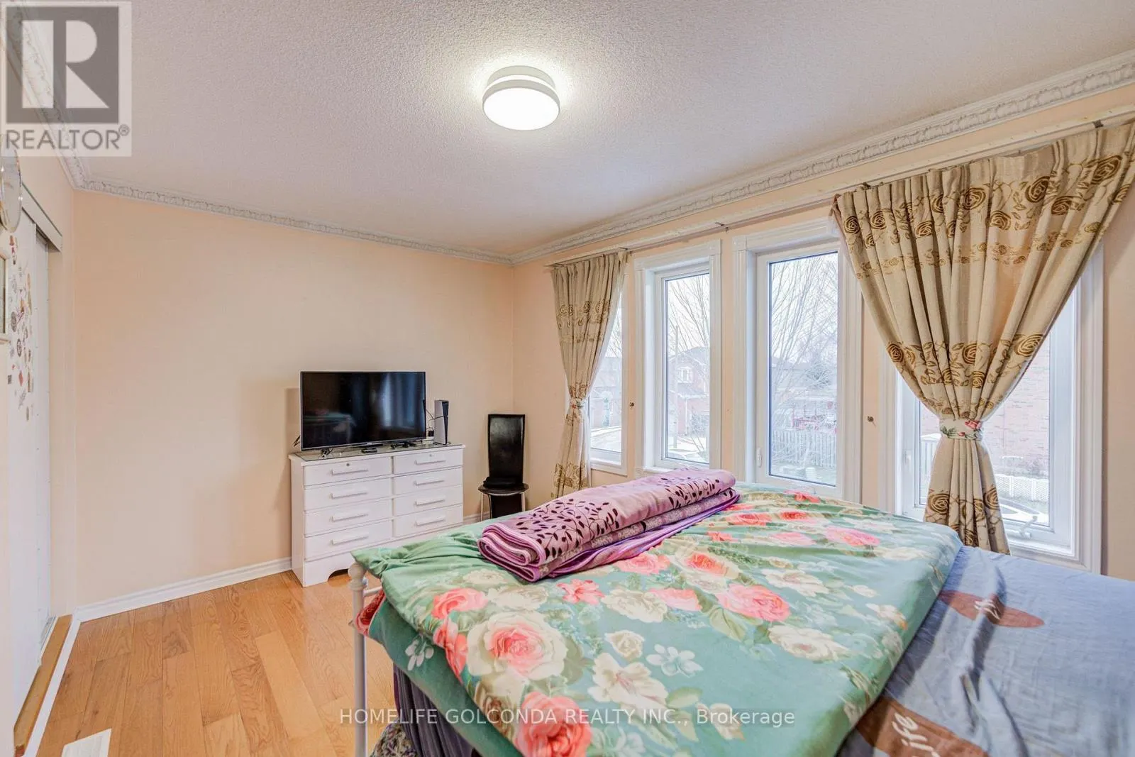 25 EASTPINE DRIVE