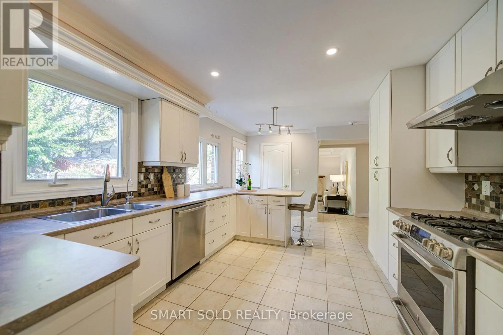 24 HAMILTON HALL DRIVE