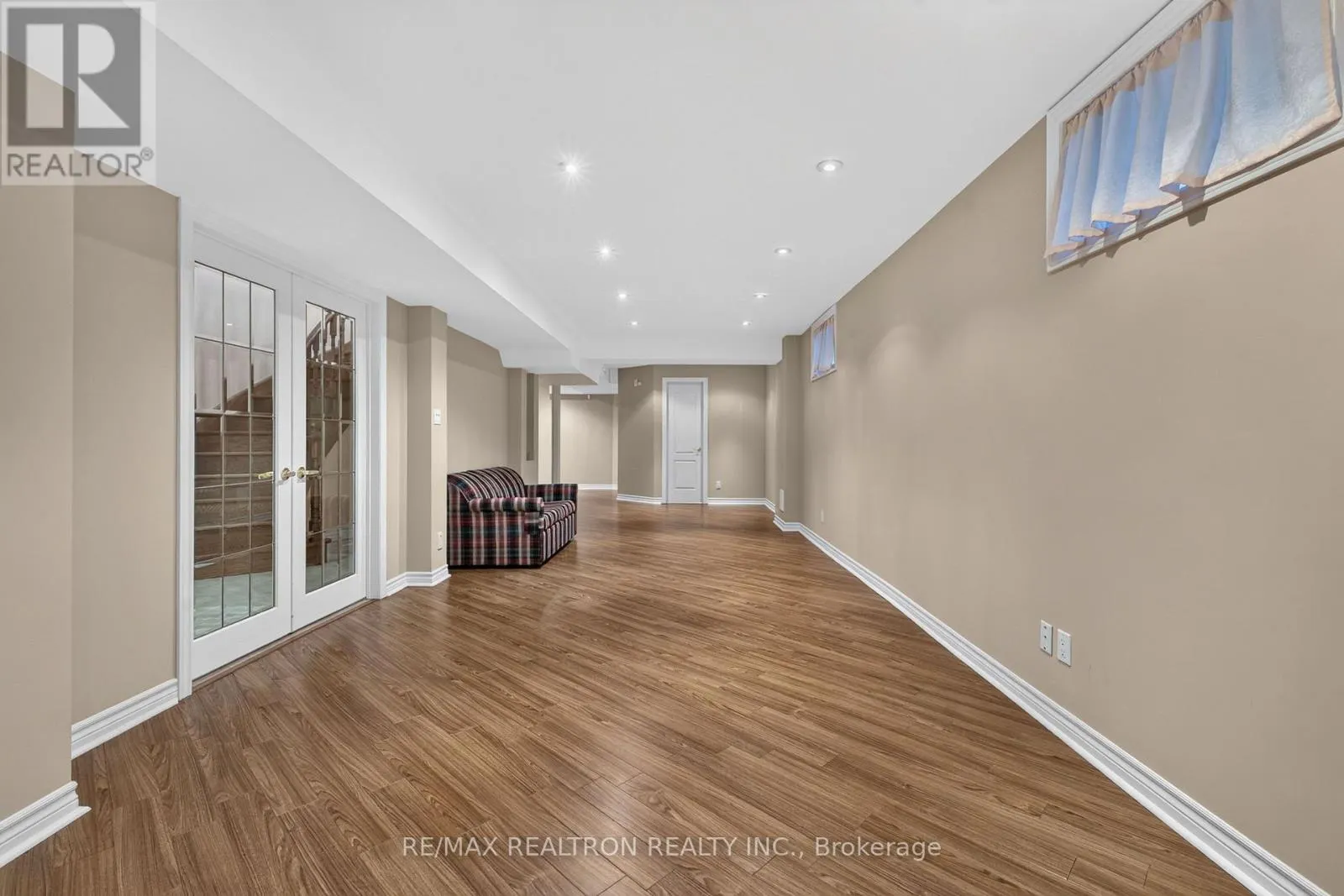 12 LOUDON CRESCENT
